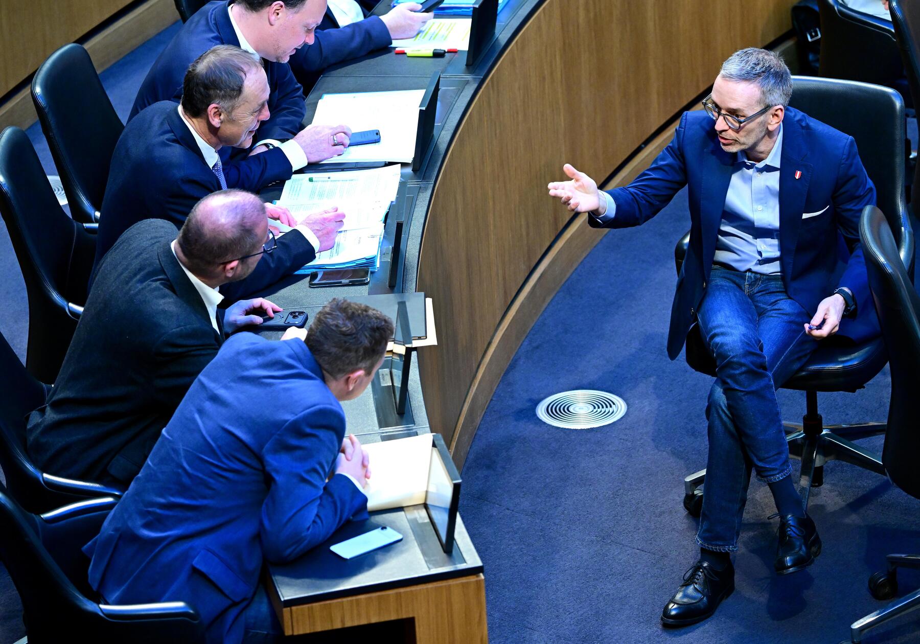 Reaktionen aufs Budget: FPÖ sieht „Schuldenchaos“, ÖGB ortet „Stabilität“