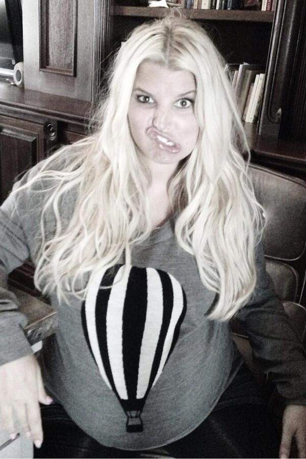 Die US-Sängerin Jessica Simpson brachte am 30. Juni 2013 ihr zweites Kind Ace Knute zur Welt. Der zweite Name des Buben solle an den schwedischstämmigen Großvater der Sängerin erinnern.