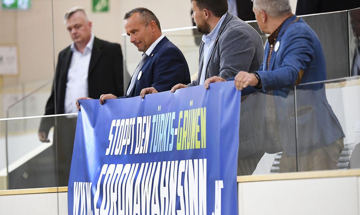 FPÖ-Abgeordnete gingen auch ohne Maske auf die Besuchergalerie (Bild vom 23. September 2020)