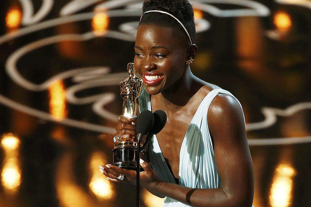 Der Oscar für die Beste Nebendarstellerin ging an Lupita Nyong'o für "12 Years a Slave". In ihrer berührenden Rede dankte sie ihren Co-Stars, dem Regisseur und vor allem ihrem Bruder, der ihr bester Freund sei. "Egal woher ihr seid, eure Träume sind wertvoll", sagte die Kenianerin.