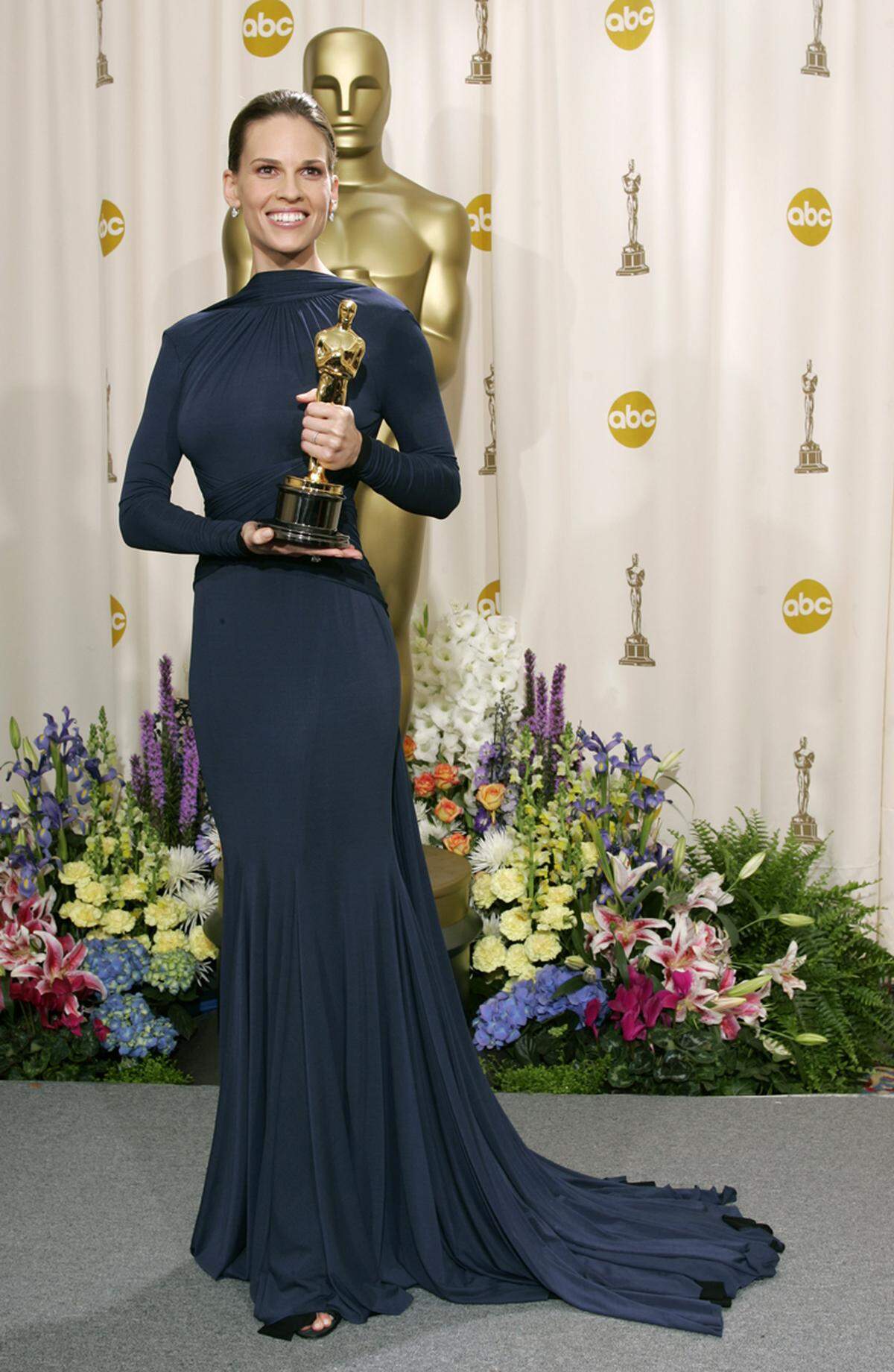 Hilary Swank gewann 2005 den Oscar für ihre Rolle in "Million Dollar Baby". Sie trug ein Kleid von Guy Laroche.