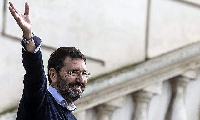 Sieht sich auf der sicheren Seite: Roms Bürgermeister Ignazio Marino will im Amt bleiben.
