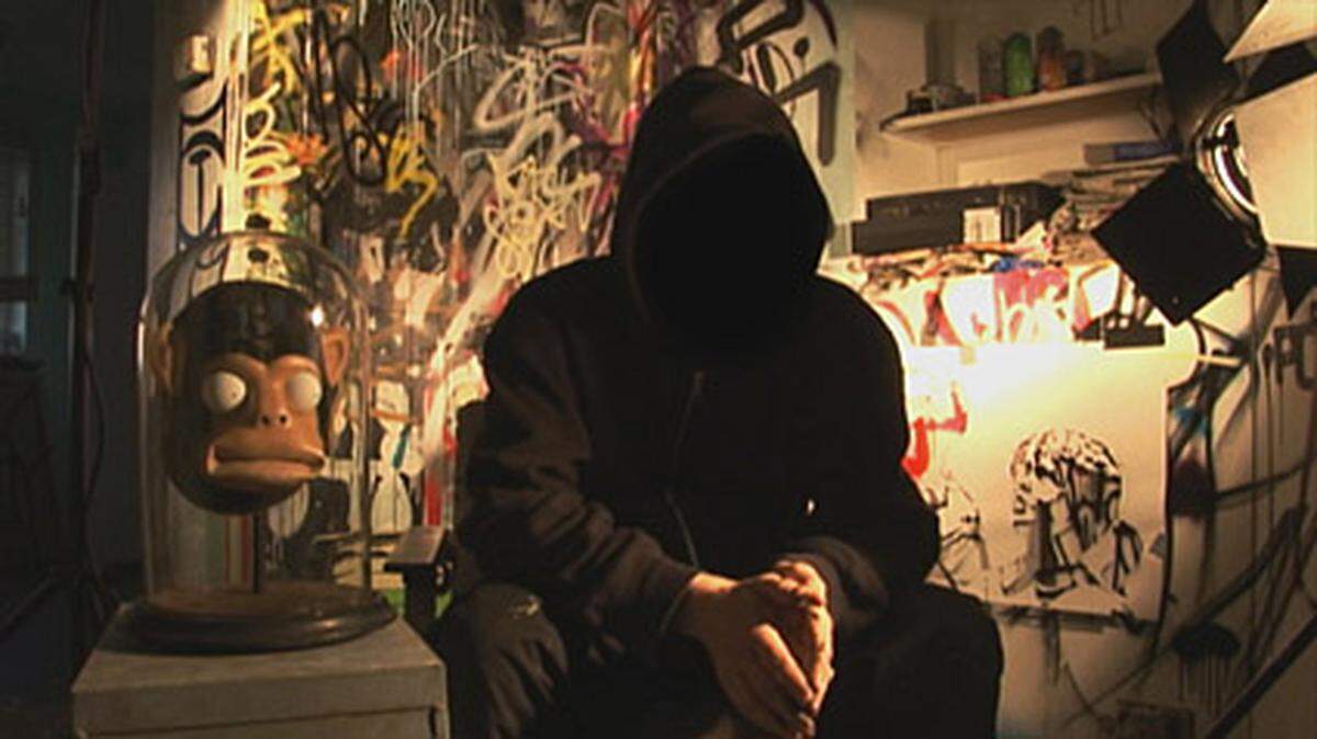 von Banksy (Großbritannien)  Der britische Graffiti-Künstler Banksy zeigt der Öffentlichkeit nie sein Gesicht. Seinen ersten Spielfilm beschreibt er als "Film über einen Mann, der versucht hat, einen Film über mich zu drehen".