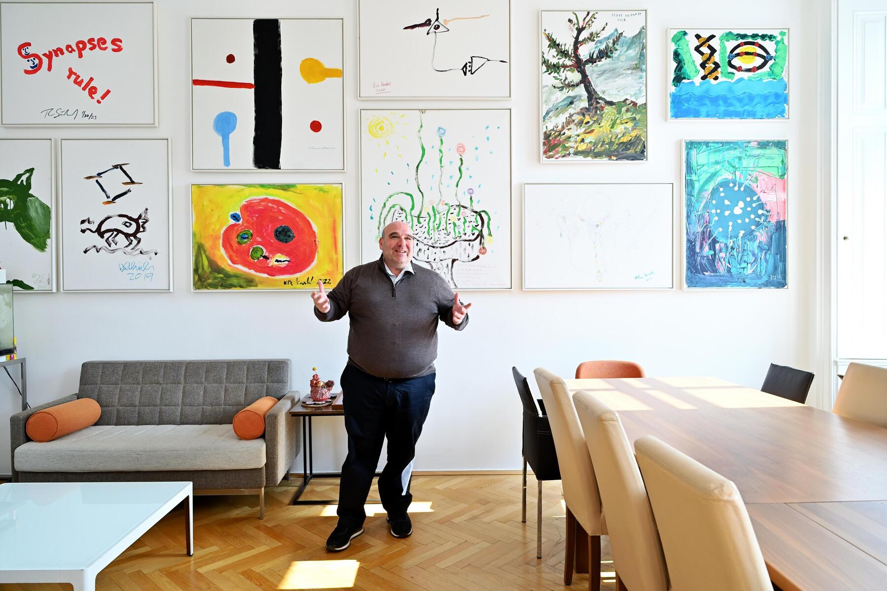 Wo Buzz Aldrin zum Pinsel griff: Österreichs wohl ungewöhnlichste Kunstsammlung sucht eine Bleibe [premium]