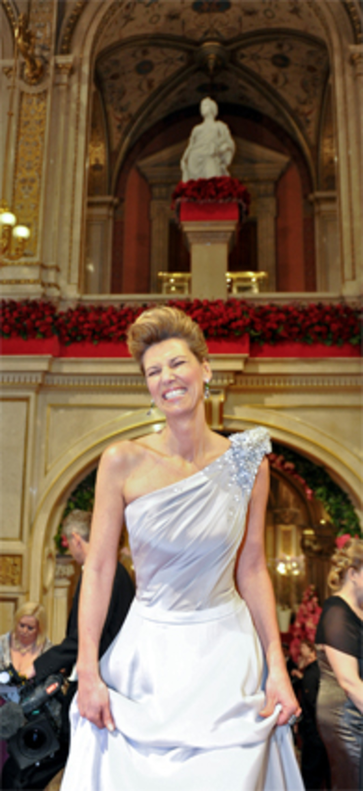 Sie hatte das Gröbste schon hinter sich: Ballchefin Desirée Treichl-Stürgkh. Seit 2008 organisiert sie den gigantischen Gesellschaftstanz, in diesen habe sie sich besonders verliebt.