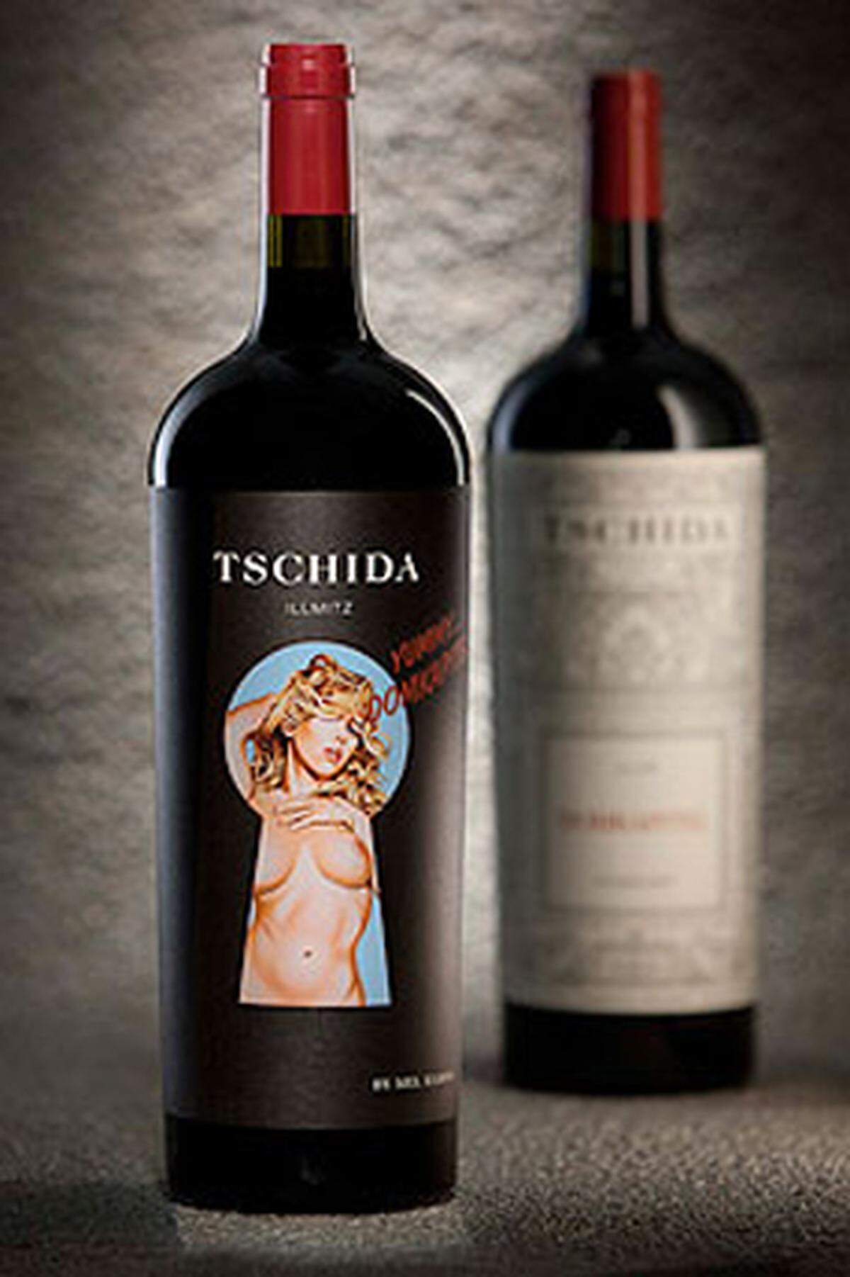 Ein üppiger Wein, eine üppige Flasche, ein üppiger Frauenkörper: Pin-Up-Künstler Mel Ramos gestaltete das Etikett für die Sonderedition Domkapitel 2009 von Christian Tschida. 666 Magnumflaschen gibt es mit diesem Etikett.