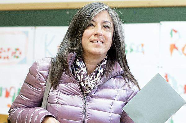 Darauf angesprochen, dass sie bei einem Minus zurücktreten würde, sagte die Grünen-Spitzenkandidatin Maria Vassilakou in einer ersten Reaktion: „Der Abend ist noch jung, wir warten erstmal ab, bis die Stimmen ausgezählt sind.“  