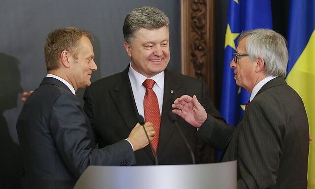 EU-Ratspräsident Donald Tusk, der ukrainische Präsident Petro Poroschenko und EU-Kommissionspräsident Jean-Claude Juncker beim Gipfel in Kew.