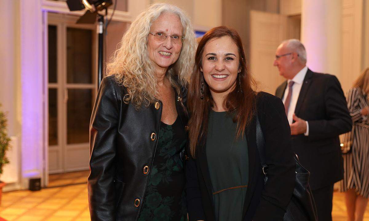 IV Burgenland-Geschäftsführerin Ingrid Puschautz-Meidl (l.) mit Unternehmerin Christina Glocknitzer von Seal Maker.