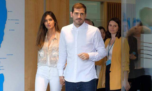 Exit of Casillas in CUF Hospital Porto 05 06 2019 Iker Casillas saves FC Porto net was discharged