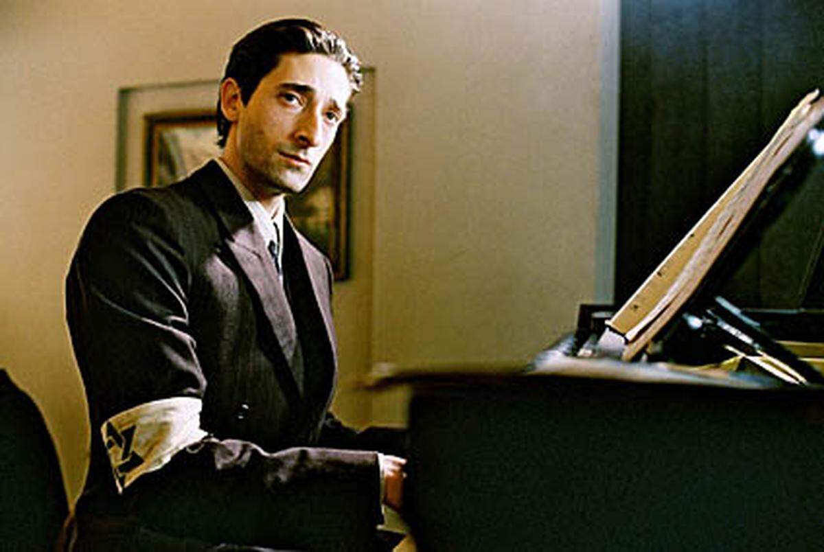 Das Trauma des Holocaust verarbeitete er 2002 in dem Film "Der Pianist" mit Adrien Brody. Polanski wurde für die sensible Geschichte eines Musikers, der sich im Waschauer Ghetto versteckt, mit dem Oscar ausgezeichnet.