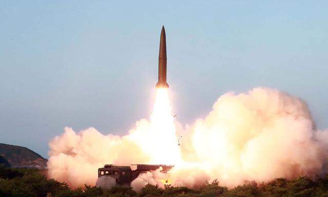 Das nordkoreanische Militär hatte am Donnerstag nach südkoreanischen Angaben zwei Kurzstreckenraketen in Richtung offenes Meer abgefeuert. 