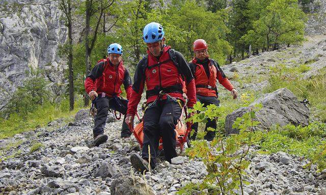 Rettungskräfte der Bergrettung Reichenau im Einsatz 