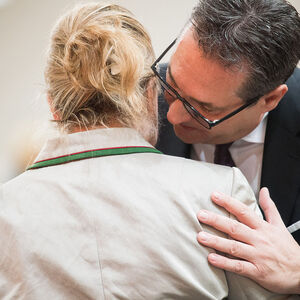 Heinz-Christian Strache, seinerzeit Vizekanzler. Beate Hartinger-Klein, seinerzeit Sozial- und Gesundheitsministerin.