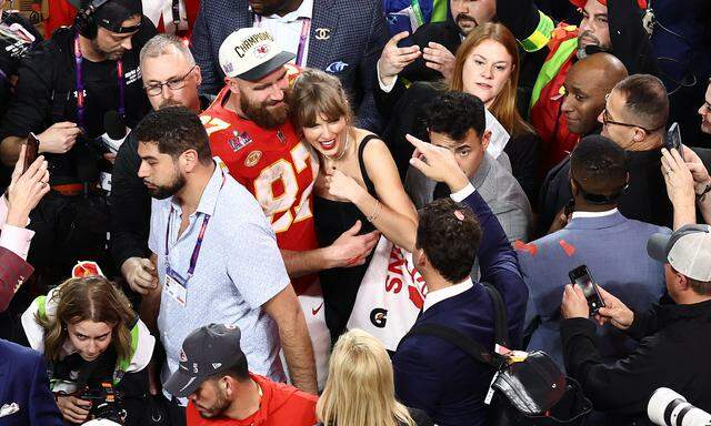 Siegesfeier: Travis Kelce und Taylor Swift nach dem Super-Bowl-Erfolg der Kansas City Chiefs