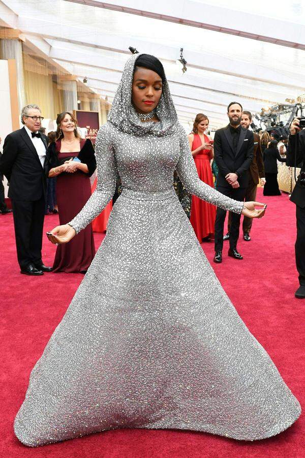 Mit dem Oscar um die Wette funkelte Janelle Monae. Sie trug ein mit 168.000 Swarovski-Steinen besetztes Kleid von Ralph Lauren.