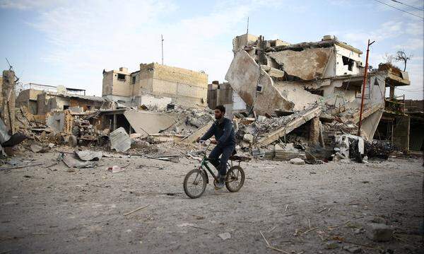 Die Angriffe haben in weiten Teilen der Region schwere Zerstörungen angerichtet, wie auch hier in Douma.