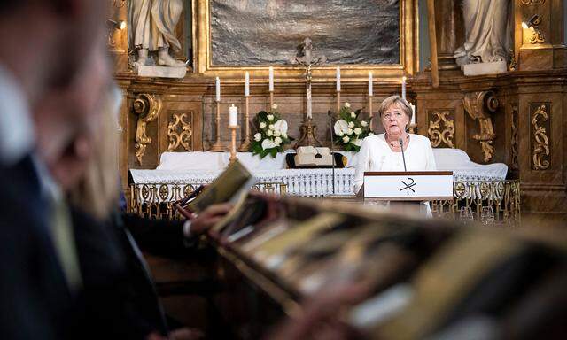 Die deutsche Kanzlerin bei ihrer Ansprache in der evangelischen Kirche von Sopron.