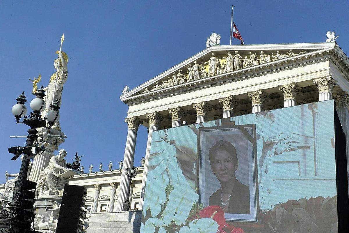 Ein letztes Mal verabschiedete sich das offizielle Österreich von der an Krebs verstorbenen Nationalratspräsidentin Barbara Prammer.