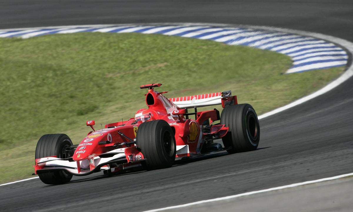 Michael Schumacher ist nicht nur der Rekord-Weltmeister, er hat auch die meisten Rennsiege gefeiert. Mit 91 Erfolgen liegt er damit noch klar vor Hamilton (74) an der Spitze.  