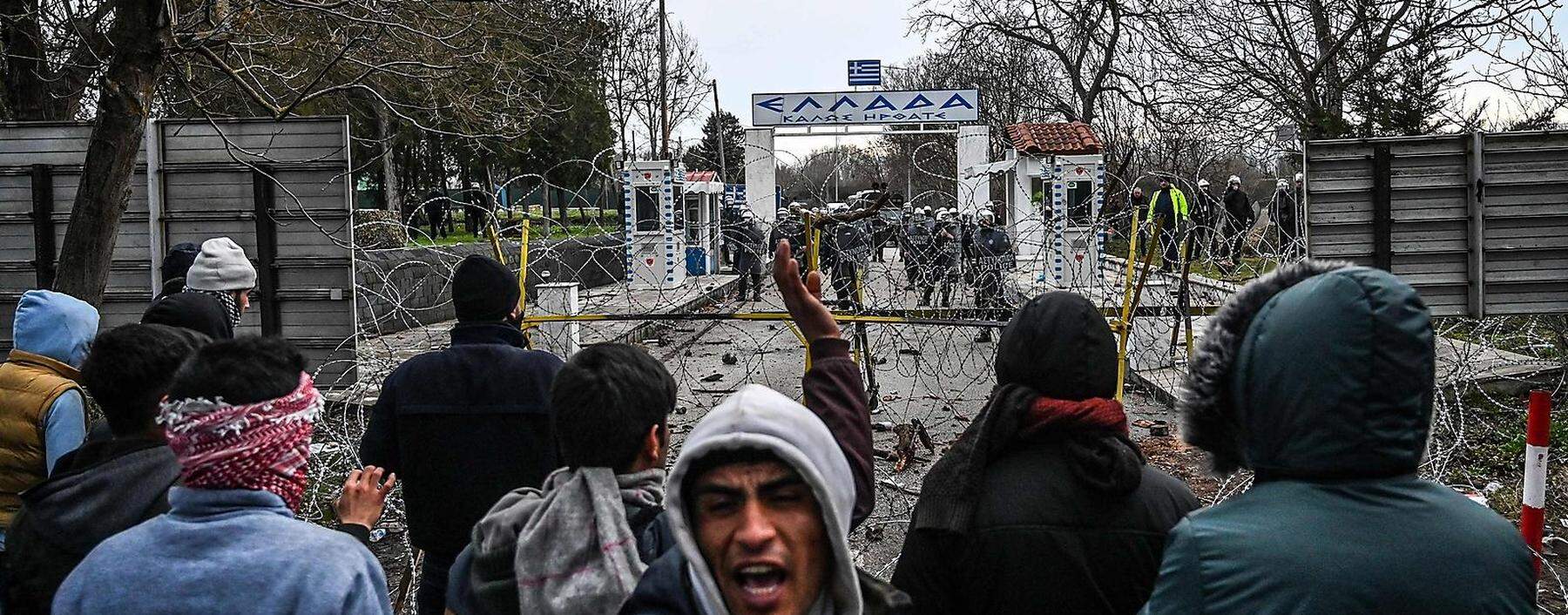 Migranten an der türkisch-griechischen Grenze im Februar 2020.