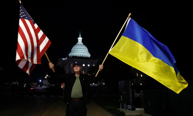 Unterstützer der Ukraine, fotografiert nach der Abstimmung im US-Senat.