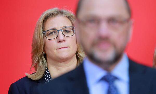 Die Landtagswahl im Saarland ist der erste Rückschlag für Schulz: Die SPD und ihre Spitzenkandidatin Anke Rehlinger (im Bild) bleiben mit 29,6 Prozent hinter den eigenen Erwartungen zurück. CDU-Ministerpräsidentin Annegret Kramp-Karrenbauer wird klar wiedergewählt, die SPD wird Juniorpartner in der Landesregierung.