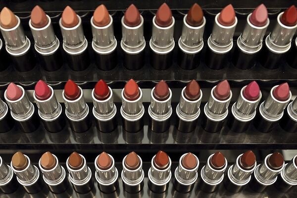 Branche: Kosmetik  Die Schönheitsbranche wird auch in den kommenden Jahren stark wachsen, ist man bei Morgan Stanley überzeugt. Die Wahl fiel auf Estée Lauder, weil es im Vergleich zur Konkurrenz besser aufgestellt sei. 