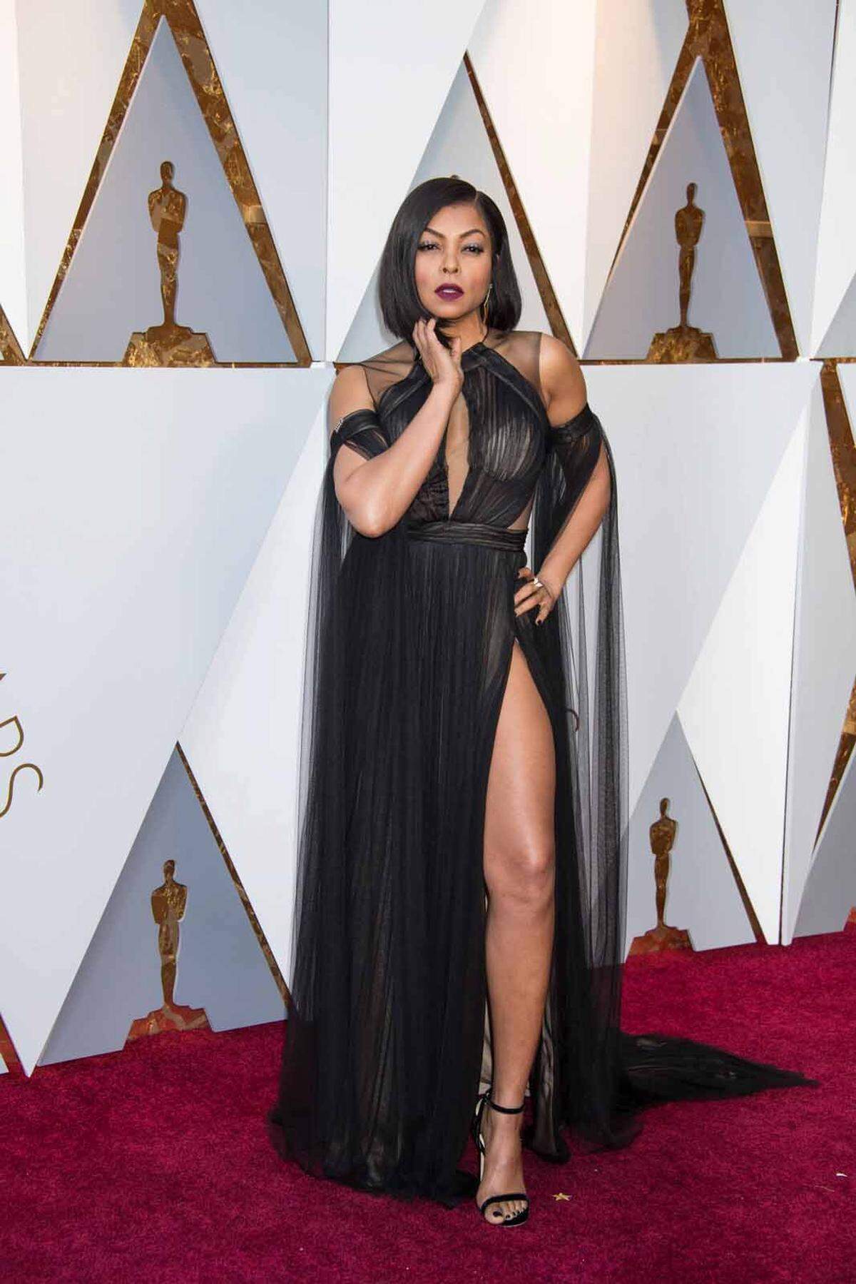 Taraji P. Henson gab sich in Vera Wang vielleicht eine Spur zu sexy für den Oscar-Red Carpet.