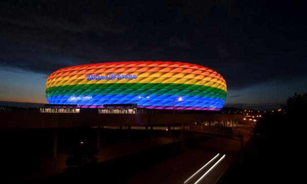 Münchens EM-Stadion leuchtet, aktuell nur an Tagen ohne Fußball.