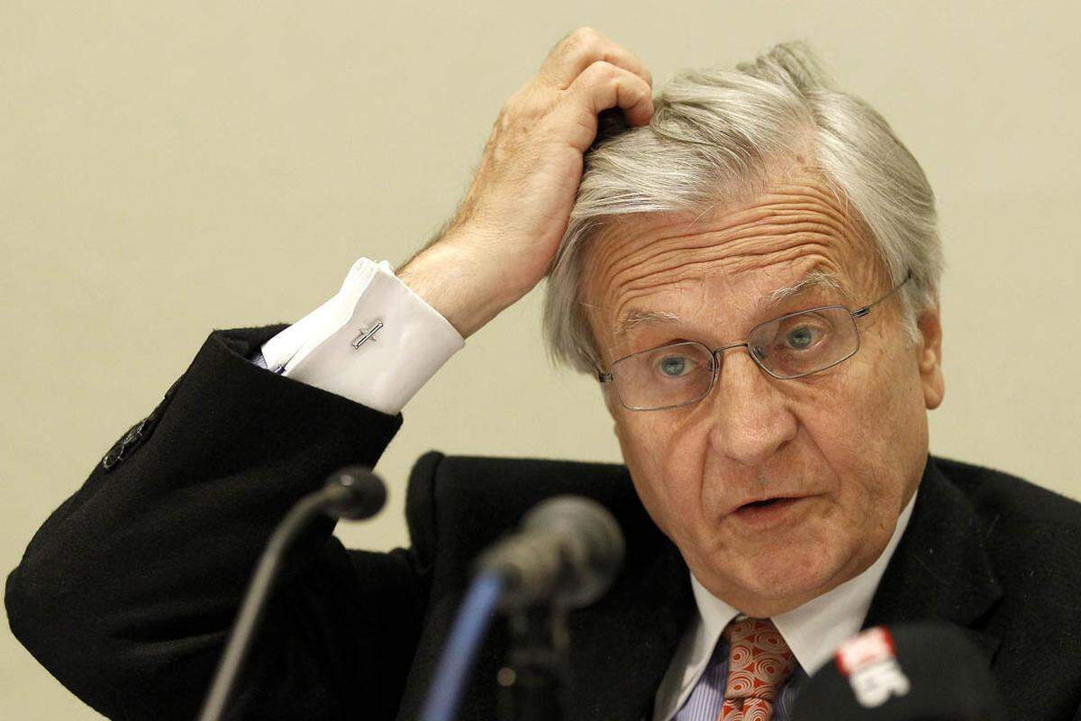 EZB-Chef Jean-Claude Trichet auf die Frage, ob es im Falle Griechenlands nun doch zu einer Umschuldung kommen werde. Gemeint ist der Sanierungsplan für das hoch verschuldete Land, der Griechenland zusammen mit Milliardenhilfen von EU und IWF wieder auf die Beine bringen soll.