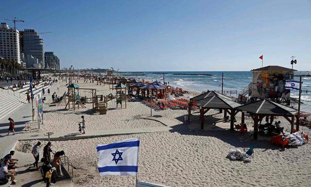 Strandleben in Tel Aviv: Tagsüber entspannen, abends in die Expo-Halle zum ESC-Semifinale.