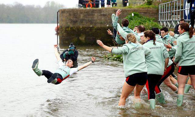 FILE PHOTO: 2019 Oxford v Cambridge - University Boat Race