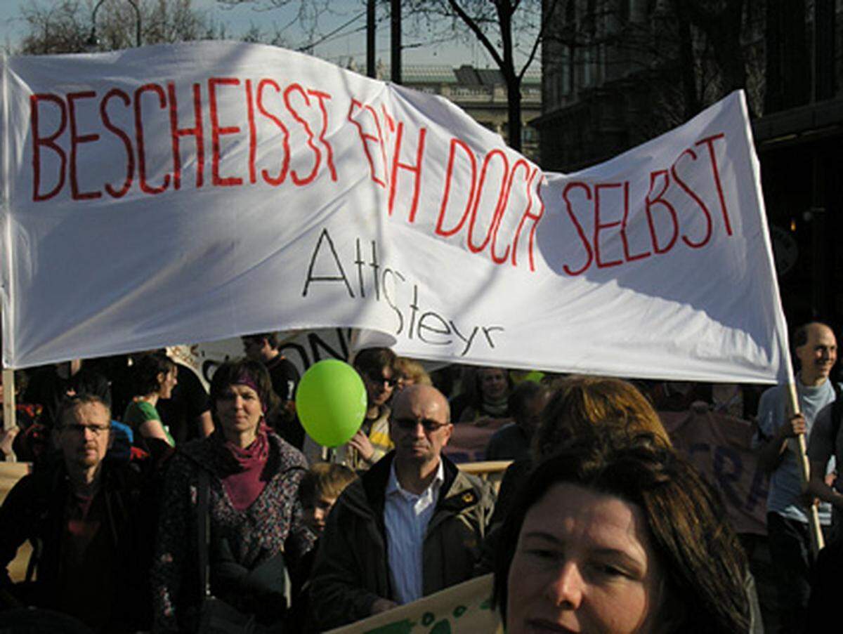 "Die Menschen setzen heute ein Signal für eine alternative Form des Wirtschaftens", erklärte Alexandra Strickner von Attac Österreich.