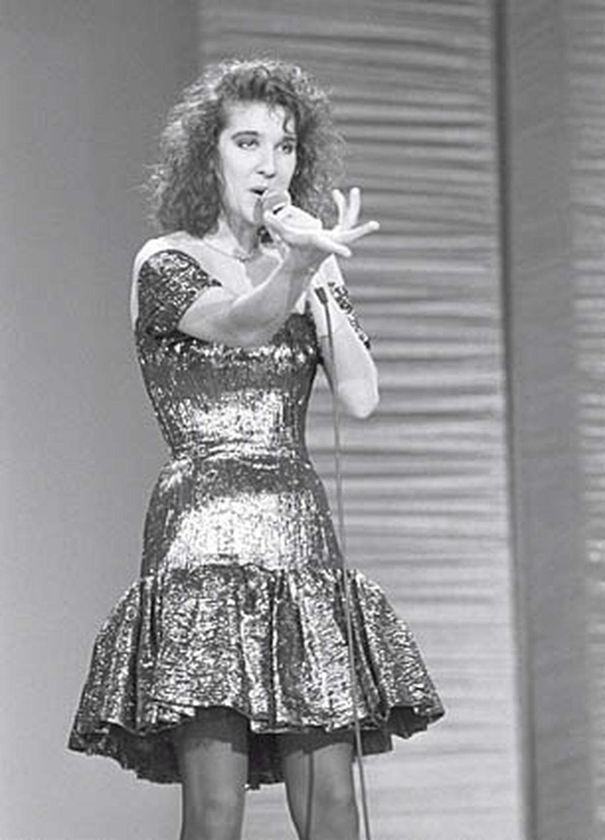 So kennt man sie nicht mehr: 1988 vertrat die Franko-Kanadierin Celine Dion die Schweiz beim Song-Contest mit dem Titel "Ne partez pas sans moi". Sie belegte den ersten Platz mit nur einem Punkt Vorsprung vor Großbritannien.