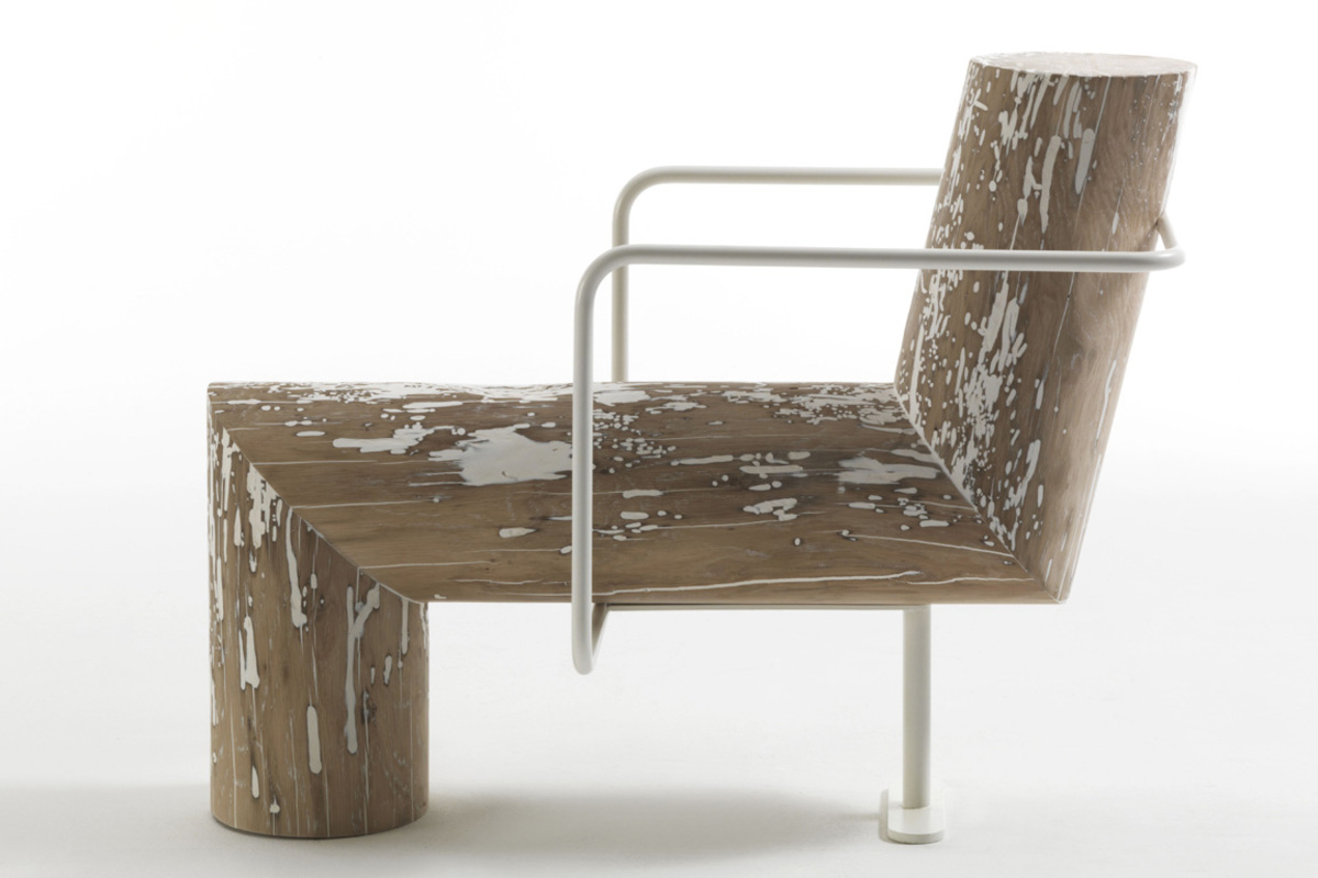 Alles Ansichtssache, meint Andrea Branzi. Der italienische Designer und Memphis-Veteran macht sich schon mehrere Jahrzehnte Gedanken zum Design, ganz abstrakte und diesmal wieder ganz konkrete. „Komfort ist keine ergonomische Tatsache“, sagt er. Auch auf einem Stein oder einemBaumstumpf kann man manchmal bequemer sitzen als auf Polstermöbel. „Anti Comfort“ nennt Branzi daher konsequenterweise sein Stuhlexperiment für den italienischen Holzveteranen Riva.