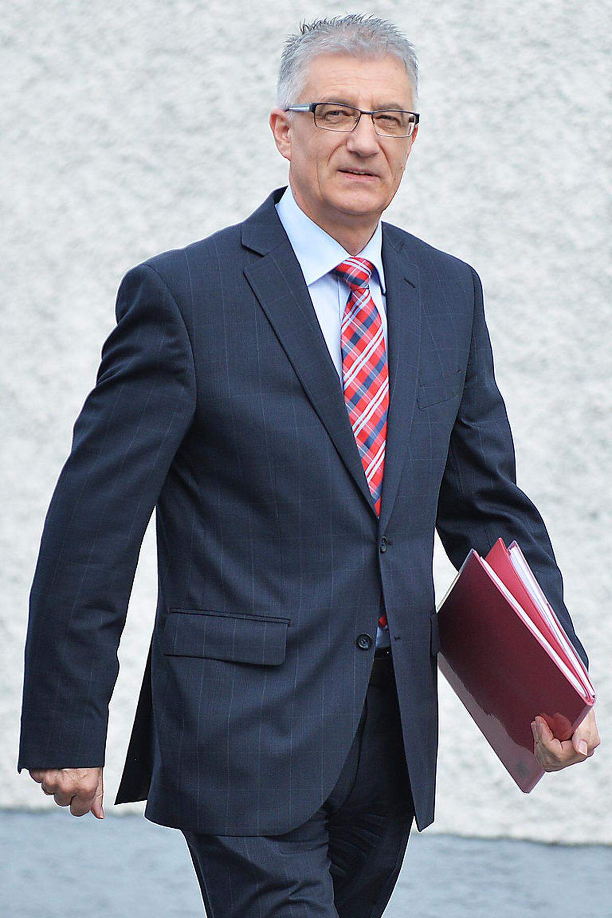 In Salzburg machte SPÖ-Chef Walter Steidl zwar als Faymann-Kritiker auf sich aufmerksam. Im Land, wo 2018 erneut gewählt wird, spielt die SPÖ in Opposition mit ihm aber nur eine Nebenrolle.