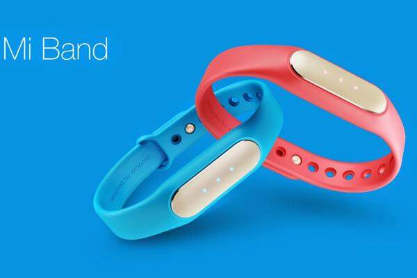 Wer sich noch nicht ganz sicher ist, ob sich die Investition in einen Fitness-Tracker lohnt, für den ist vielleicht das neue Mi-Band von Xiaomi genau das richtige. Es ist wasserdicht, zeigt die Uhrzeit an, hat eine Alarmfunktion und zeichnet dank Bewegungssensoren etwa Schritte auf. Das eigentliche Argument dürfte aber der absurd niedrige Preis sein.Xiaomi Mi Band, 10 Dollar