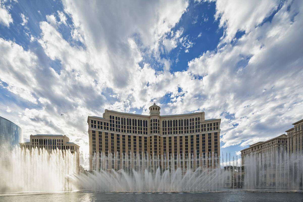 Die Fontänen des Bellagio Hotels gelten als eines der Wahrzeichen von Las Vegas. Das Hotel hat schon in einigen Filmen mitgewirkt, darunter im Kinohit "Ocean's Eleven".