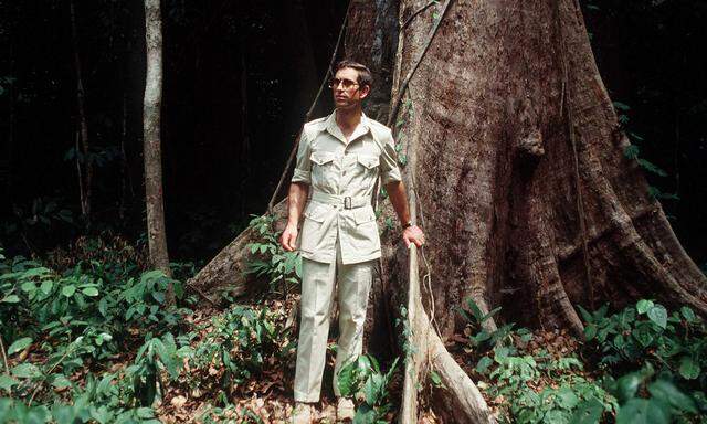 Schon seit vielen Jahren setzt sich Prinz Charles, hier auf einem Archivbild aus dem Jahr 1990, für den Erhalt des Regenwalds und den Umweltschutz ein. Heute hat eine knappe Mehrheit der Briten ein positives Bild vom Thronfolger.
