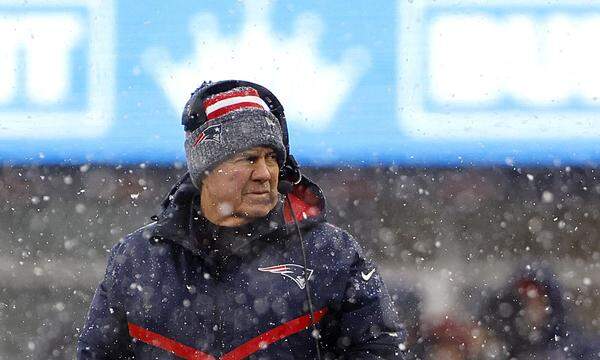 Abschied im Schneetreiben? Football-Trainerlegende Bill Belichick.