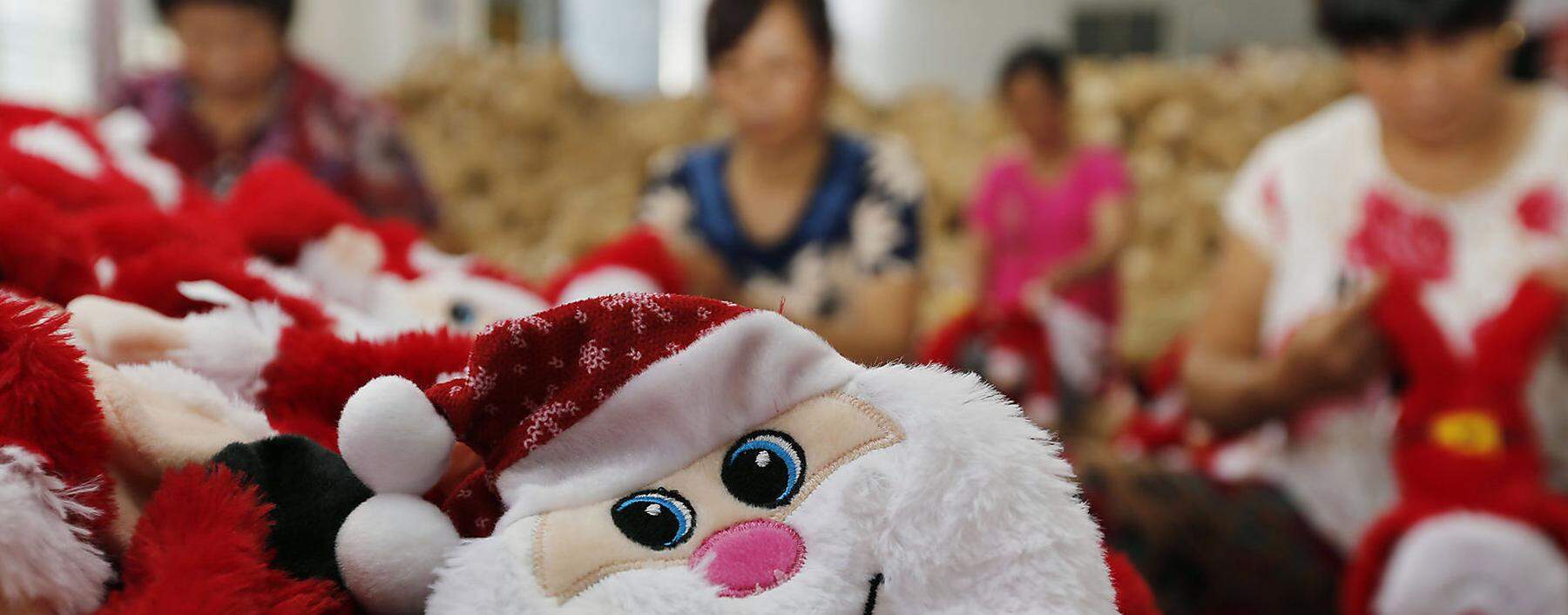 Die Weihnachtsmannproduktion in China ist nicht in Gefahr. Aber in High-Tech-Branchen suchen viele Unternehmen mittlerweile wieder die Nähe zu ihrer Heimat. 
