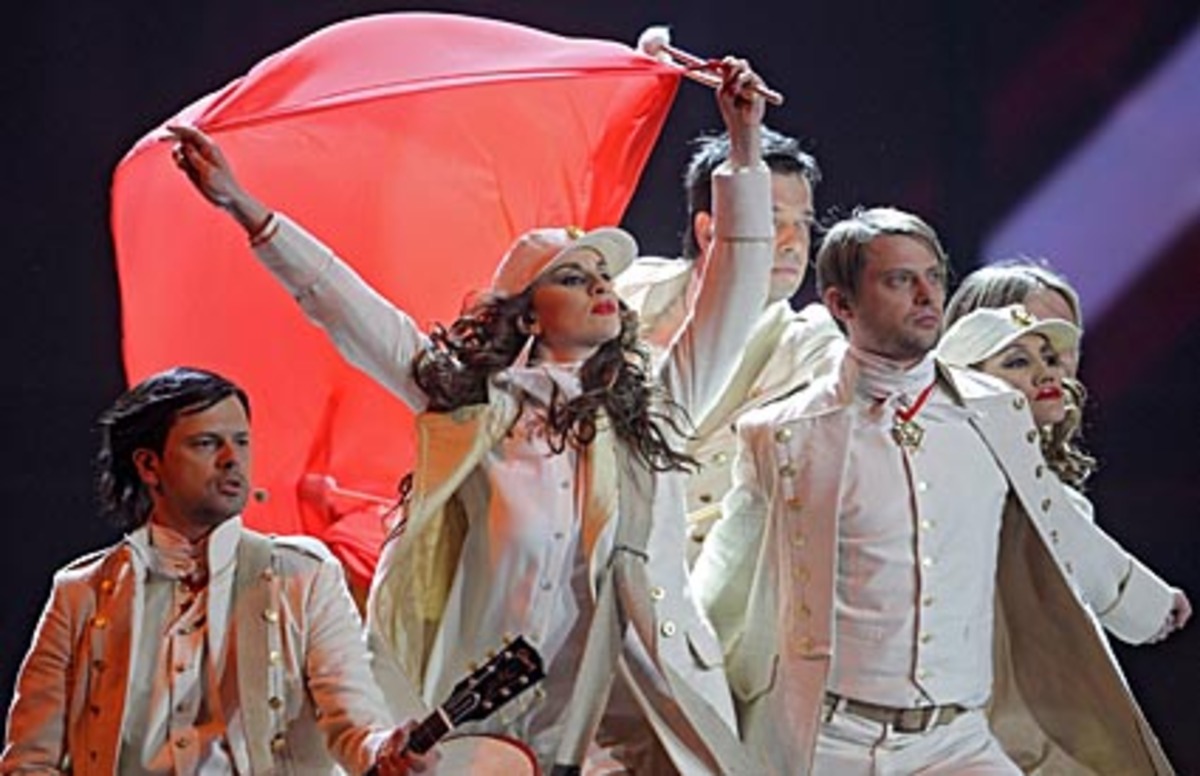 Für Bosnien-Herzegowina tritt die Band Regina mit "Bistra Voda" an.