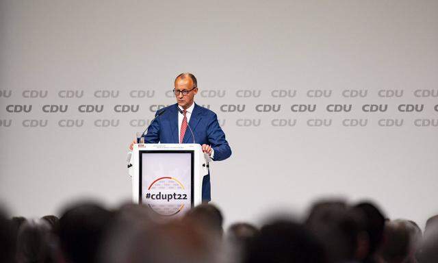 Der 66 - jährige Friedrich Merz  will die CDU wieder zurück an die Macht führen.