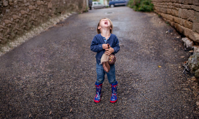 Den Umgang mit Stress und Emotionen sollten Eltern lernen. Elternberaterin Sandra Teml-Jetter hat dazu ein Buch geschrieben.