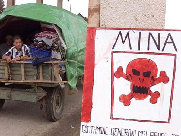 Nach Angaben des deutschen Aktionsbündnisses Landmine.de sind in mehr als 80 Ländern der Welt Menschen noch von Minen und Streumunition im Boden bedroht.  Im Bild: Albanien