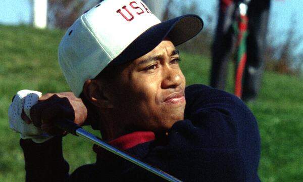Woods ist einer der erfolgreichsten Golfer der Geschichte und einer der bestverdienenden Sportler der Welt. Sein Karriereende schien zuletzt immer näher zu rücken. Woods hat gravierende Rückenprobleme. Wegen zwei Operationen konnte der ehemalige Weltranglisten-Erste zwischen August 2015 und Dezember 2016 kein einziges Turnier bestreiten. Bild: Woods, 1994