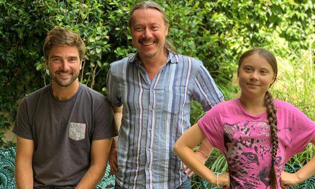 Skipper Boris Herrmann mit Greta Thunberg (re.) und ihrem Vater Svante.