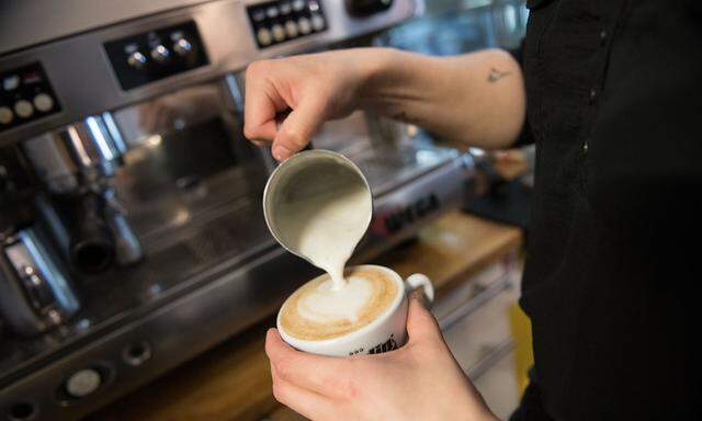 Cappuccino mit Sojamilch in einem Berliner Café