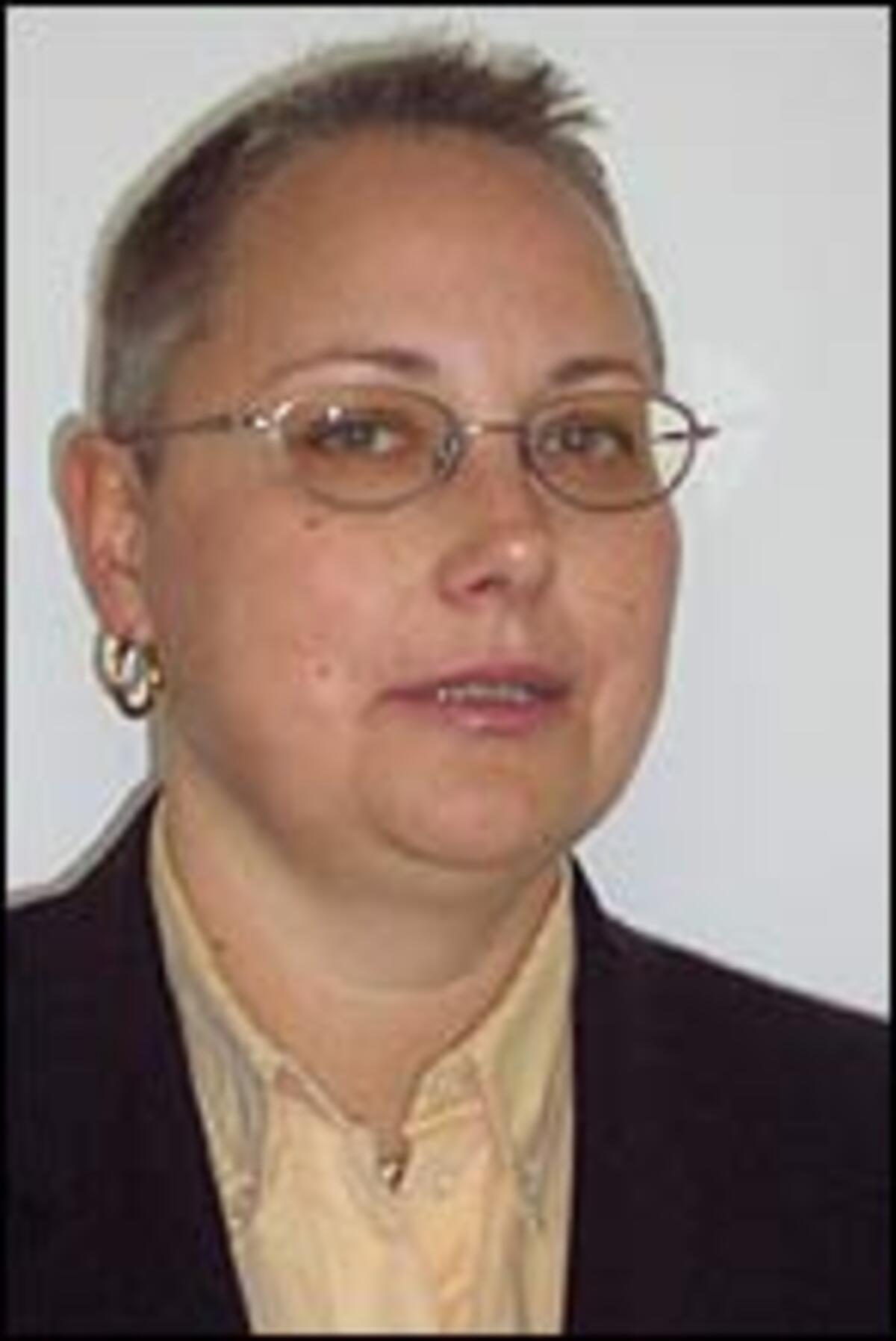 Dipl.-Kffr. Dorette Dülsner übernimmt die Position des Regional Sales Manager für Microsoft Dynamics in Central & Eastern Europe bei Microsoft Österreich. Ihr Fokus liegt vor allem in der Entwicklung der Märkte in Südosteuropa und CIS. Dipl.-Kffr. Dülsner kommt von SAP Österreich, wo Sie zuletzt als Industry Sales Director Public Services in den Regionen CIS in Moskau sowie South East Europe & Middle East in Wien tätig war.